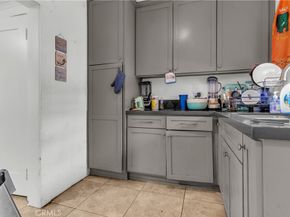 4915 2nd, Los Angeles CA 90043