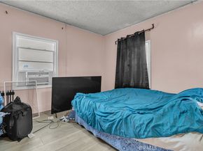 4915 2nd, Los Angeles CA 90043