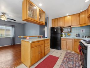 27 W Pleasant, Long Beach CA 90805