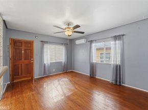 27 W Pleasant, Long Beach CA 90805