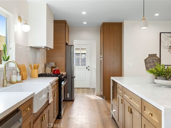 3220 W 77th Street, Los Angeles CA 90043