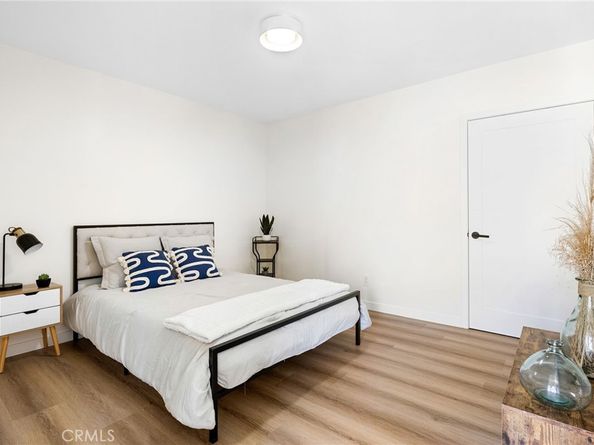 3220 W 77th Street, Los Angeles CA 90043