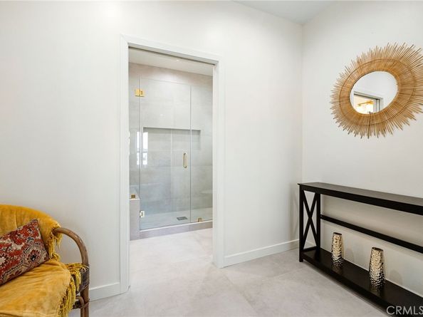 3220 W 77th Street, Los Angeles CA 90043