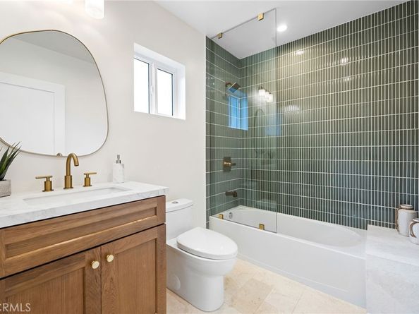 3220 W 77th Street, Los Angeles CA 90043