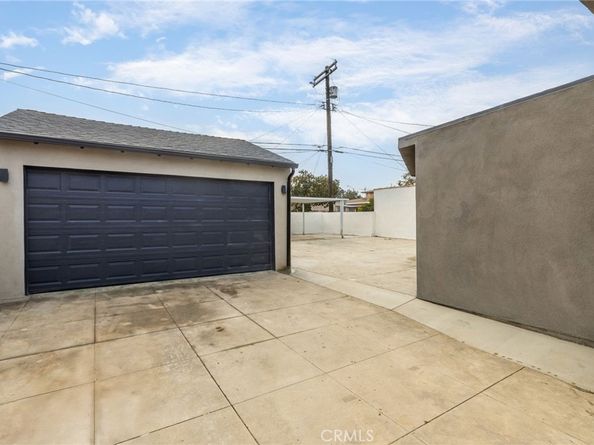 3220 W 77th Street, Los Angeles CA 90043