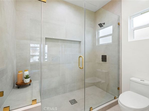3220 W 77th Street, Los Angeles CA 90043