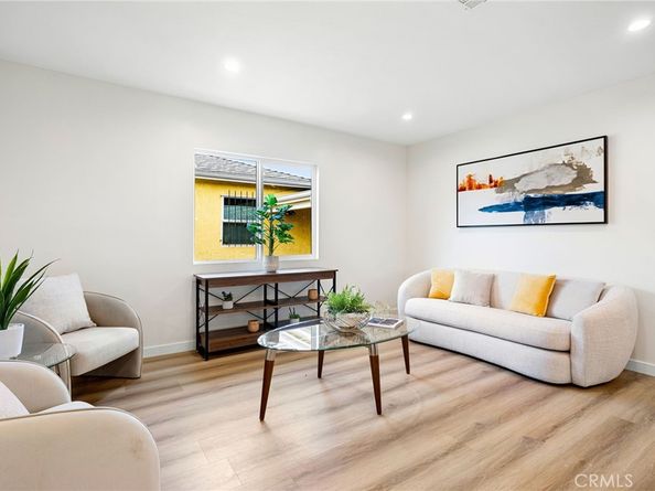 3220 W 77th Street, Los Angeles CA 90043