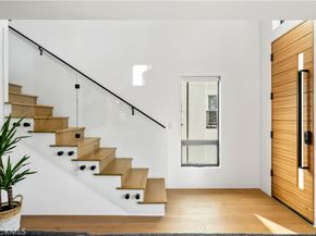 171 Savona Walk, Long Beach CA 90803