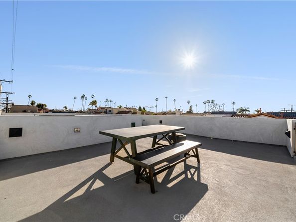 171 Savona Walk, Long Beach CA 90803