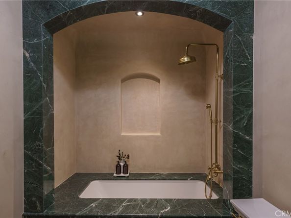 2015 San Francisco Avenue, Long Beach CA 90806