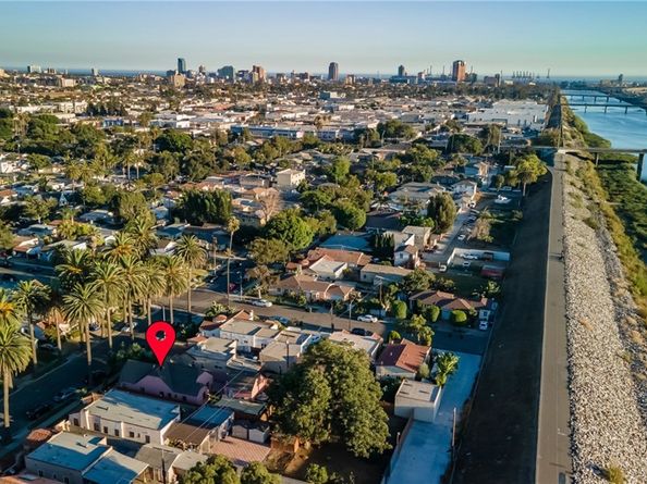2015 San Francisco Avenue, Long Beach CA 90806