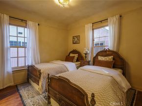 2015 San Francisco Avenue, Long Beach CA 90806