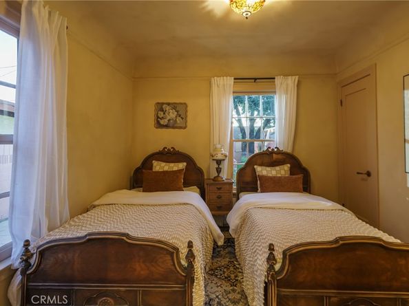 2015 San Francisco Avenue, Long Beach CA 90806