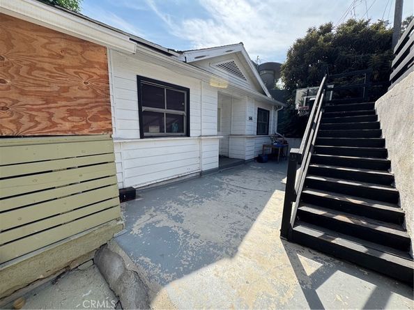 1566 Rollins, Los Angeles CA 90063