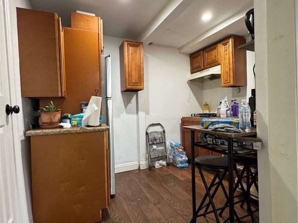 1566 Rollins, Los Angeles CA 90063