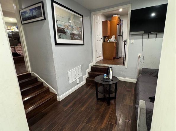 1566 Rollins, Los Angeles CA 90063