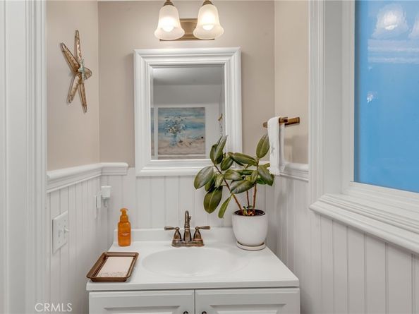 309 21st, Huntington Beach CA 92648