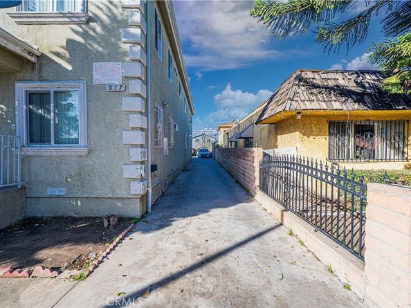 517 W 97th Street, Los Angeles CA 90044