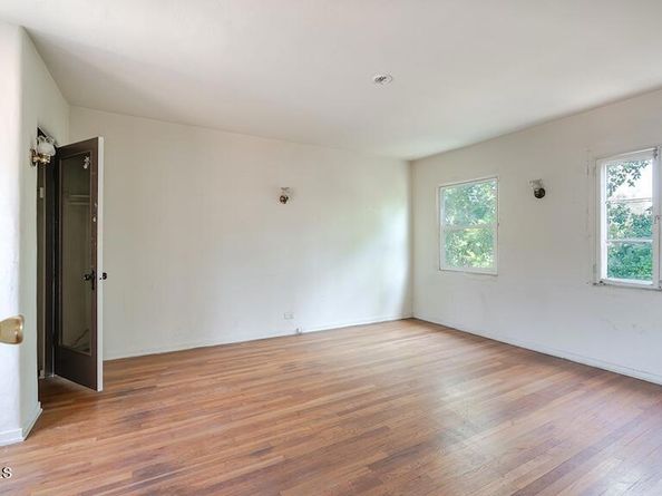 888 S Pasadena Avenue, Pasadena CA 91105