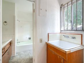 888 S Pasadena Avenue, Pasadena CA 91105