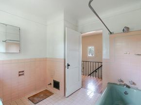 888 S Pasadena Avenue, Pasadena CA 91105
