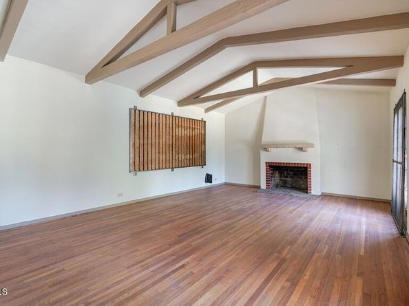 888 S Pasadena Avenue, Pasadena CA 91105