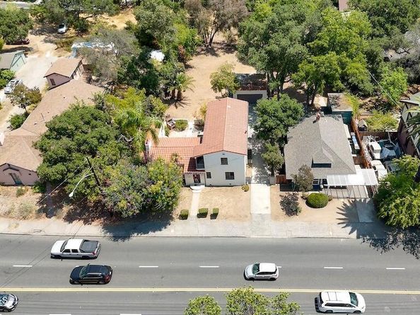 888 S Pasadena Avenue, Pasadena CA 91105