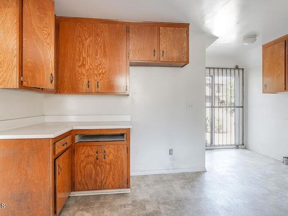 888 S Pasadena Avenue, Pasadena CA 91105