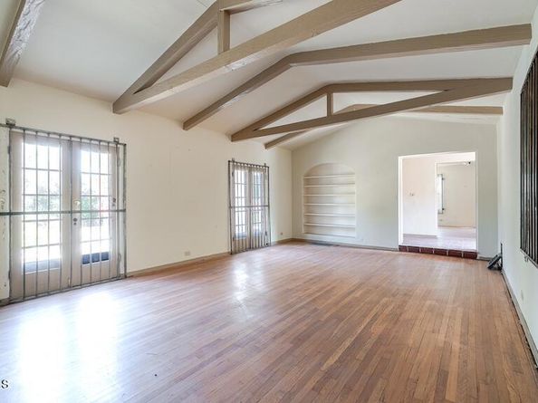 888 S Pasadena Avenue, Pasadena CA 91105