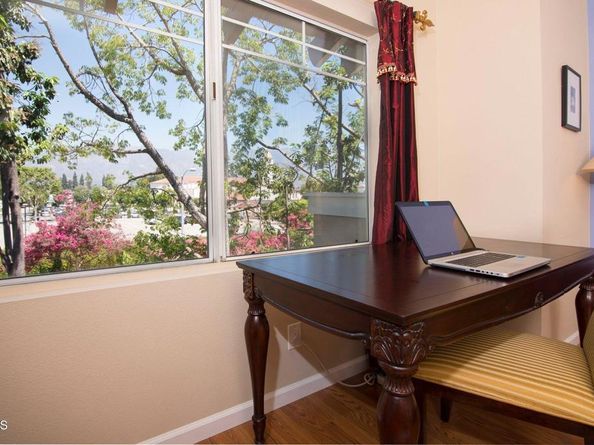 202 S Holliston Avenue 301, Pasadena CA 91106