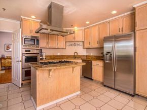 202 S Holliston Avenue 301, Pasadena CA 91106