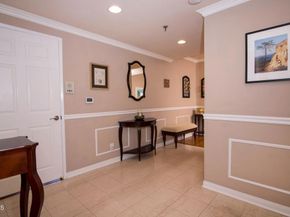 202 S Holliston Avenue 301, Pasadena CA 91106