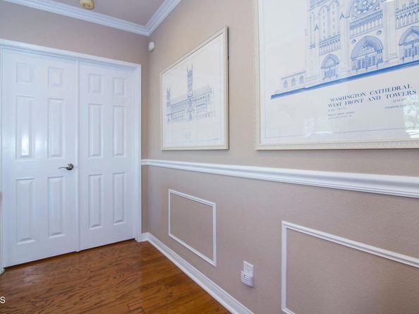 202 S Holliston Avenue 301, Pasadena CA 91106