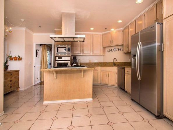 202 S Holliston Avenue 301, Pasadena CA 91106