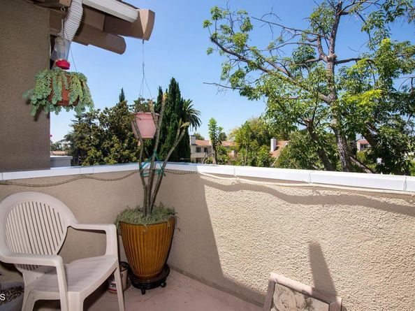 202 S Holliston Avenue 301, Pasadena CA 91106