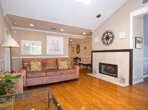 202 S Holliston Avenue 301, Pasadena CA 91106