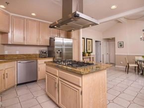 202 S Holliston Avenue 301, Pasadena CA 91106