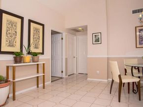 202 S Holliston Avenue 301, Pasadena CA 91106