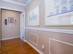 202 S Holliston Avenue 301, Pasadena CA 91106