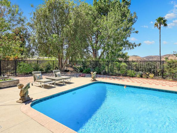 9728 Shadow Island Drive, Shadow Hills CA 91040