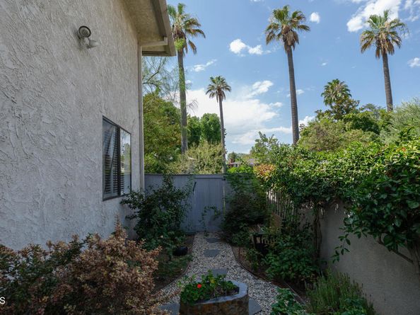 1068 S Orange Grove Boulevard, Pasadena CA 91105