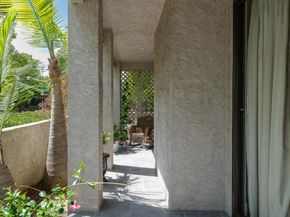 1068 S Orange Grove Boulevard, Pasadena CA 91105
