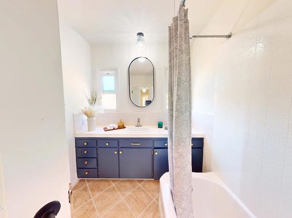 1255 N Dominion Avenue, Pasadena CA 91104