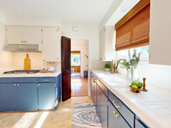 1255 N Dominion Avenue, Pasadena CA 91104