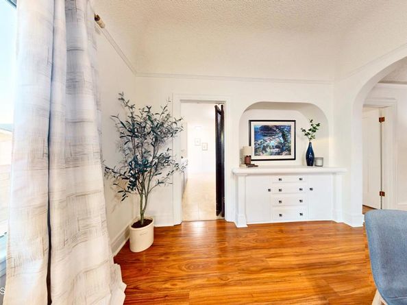 1255 N Dominion Avenue, Pasadena CA 91104