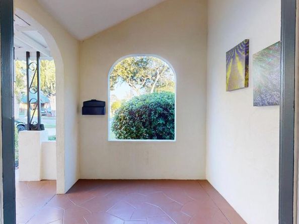 1255 N Dominion Avenue, Pasadena CA 91104