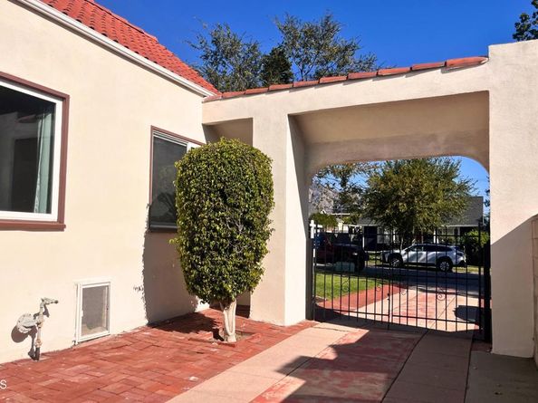 1255 N Dominion Avenue, Pasadena CA 91104