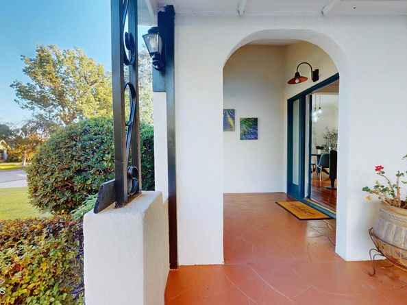 1255 N Dominion Avenue, Pasadena CA 91104