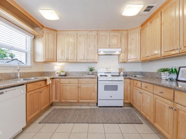 1500 E Topeka Street, Pasadena CA 91104