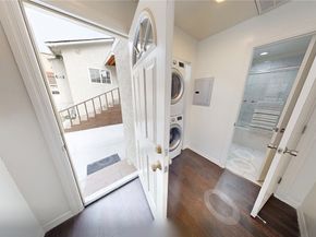 4563 Lexington, Los Angeles CA 90029